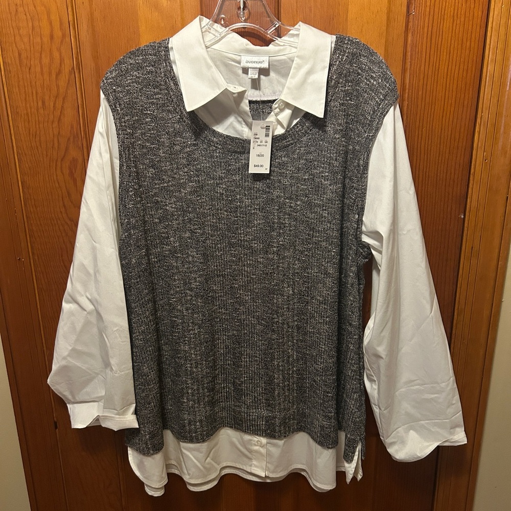 Avenue Gray and White Layered Top 18/20